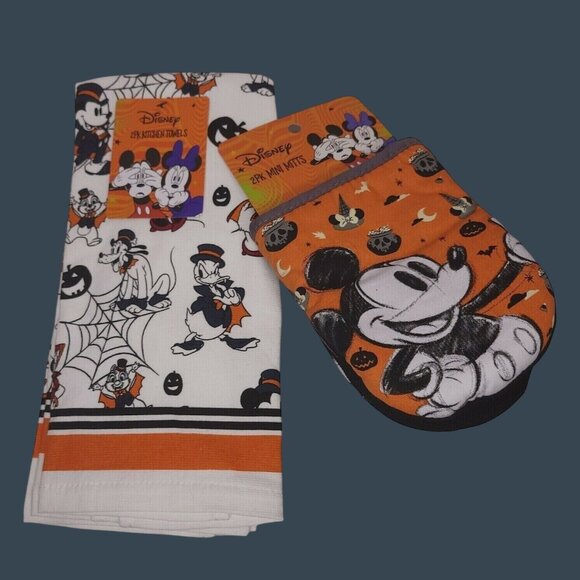 Disney Mickey and Friends Halloween 2 Pack Kitchen Towels 2 Pack Mini Mitts - Picture 1 of 4